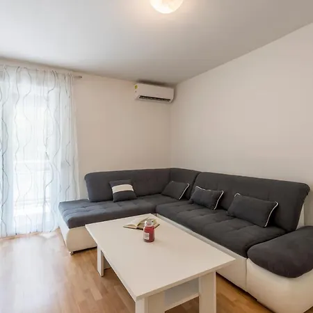 Pujanke Residence - Large 3 Bedroom Apartment