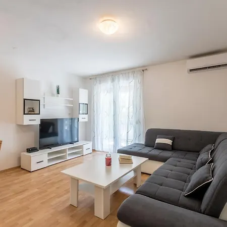 Apartment Pujanke - Large 3 Bedroom